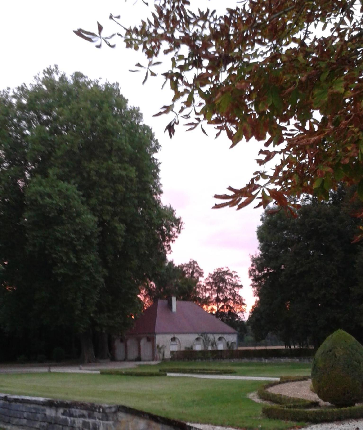Le Château de BRESSEY&son Orangerie Exterior foto