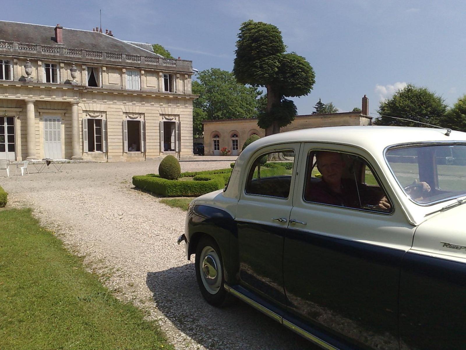 Le Château de BRESSEY&son Orangerie Bed & Breakfast Exterior foto